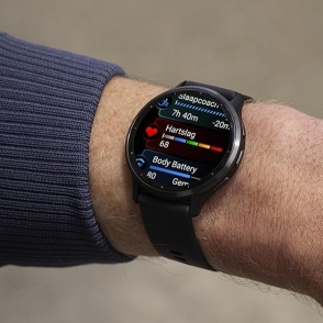 Venu 3S Bezel ze stali nierdzewnej w kolorze slate z kopertą w kolorze pebble gray i silikonowym paskiem 2