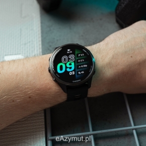 Forerunner 970 Tytanowy w kolorze carbon grey (DLC) i czarno-szarym paskiem 2
