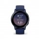 Vivoactive 5 Metaliczny aluminiowy bezel w kolorze Navy z kopertą w kolorze Navy i silikonowym paskiem