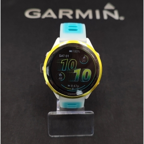 Forerunner 570 47 mm Aluminiowy w kolorze Amp Yellow z półprzezroczystym paskiem w kolorze Whitestone/Turquoise