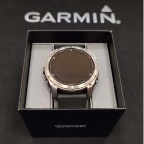 Garmin Fenix 8 Pro 51 mm, tytanowy z czarnoszarym paskiem. AMOLED | sklep eAzymut 2
